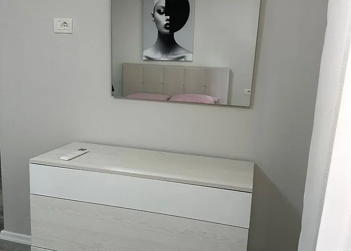 Just Renovated In The Center *