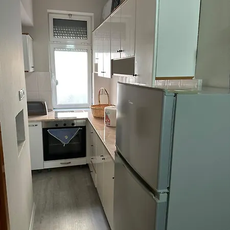 Just Renovated In The Center Appartamento